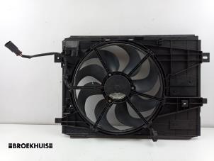 Używane Obudowa wentylatora Citroen C4 Picasso (3D/3E) 1.6 16V VTi 120 Cena € 150,00 Procedura marży oferowane przez Autobedrijf Broekhuis B.V.