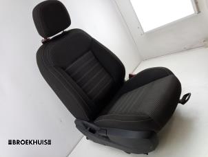 Gebruikte Voorstoel rechts Opel Insignia Sports Tourer 2.0 CDTI 16V 4x4 Prijs € 150,00 Margeregeling aangeboden door Autobedrijf Broekhuis B.V.