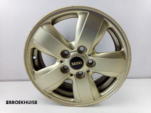 Gebruikte Velg Mini Mini (F55) 1.5 12V One D Prijs € 50,00 Margeregeling aangeboden door Autobedrijf Broekhuis B.V.