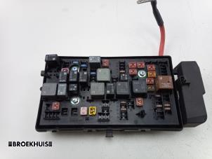 Begagnade Säkringsbox Opel Insignia Sports Tourer 2.0 CDTI 16V 4x4 Pris € 75,00 Marginaltabell erbjuds av Autobedrijf Broekhuis B.V.