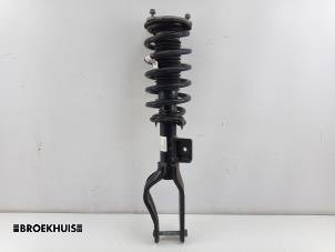 Gebruikte Schokdemperpoot links-voor Tesla Model 3 Long Range AWD 75 kWh Prijs € 150,00 Margeregeling aangeboden door Autobedrijf Broekhuis B.V.