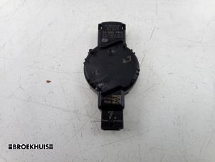 Używane Czujnik deszczu BMW 4 serie Gran Coupe (F36) 420i 2.0 TwinPower Turbo 16V Cena € 45,00 Procedura marży oferowane przez Autobedrijf Broekhuis B.V.