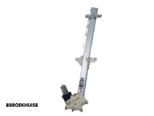 Gebruikte Raammechaniek 4Deurs rechts-voor Suzuki Celerio (LF) 1.0 12V Prijs € 30,00 Margeregeling aangeboden door Autobedrijf Broekhuis B.V.