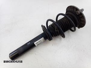 Gebruikte Mac Phersonpoot rechts-voor Mini Mini (F56) 1.5 12V Cooper Prijs € 100,00 Margeregeling aangeboden door Autobedrijf Broekhuis B.V.