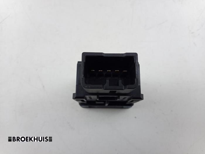 Start/stopp-brytare från en Suzuki Vitara (LY/MY) 1.4 S Turbo 16V 2017