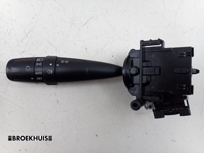 Indikatorbrytare från en Suzuki Vitara (LY/MY) 1.4 S Turbo 16V 2017