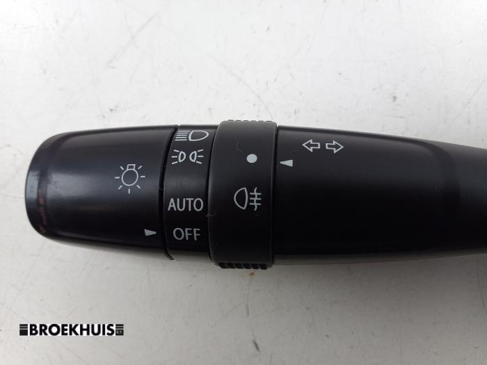 Indikatorbrytare från en Suzuki Vitara (LY/MY) 1.4 S Turbo 16V 2017