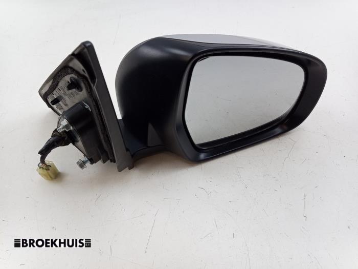 Skärmspegel, höger från en Suzuki Vitara (LY/MY) 1.4 S Turbo 16V 2017