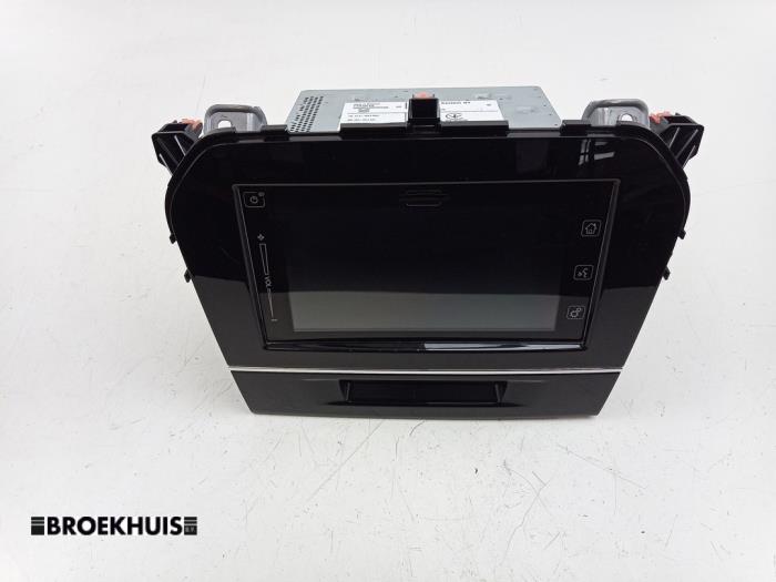 Navigeringssystem från en Suzuki Vitara (LY/MY) 1.4 S Turbo 16V 2017