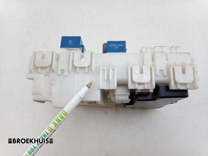 Säkringsbox från en Suzuki Vitara (LY/MY) 1.4 S Turbo 16V 2017