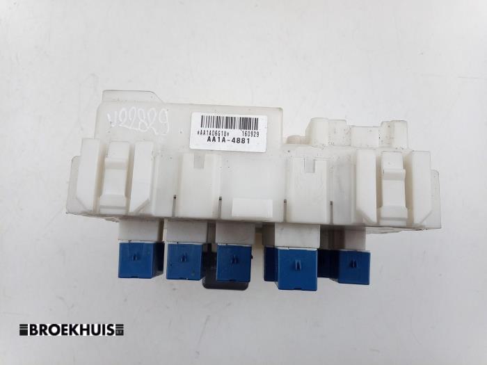 Säkringsbox från en Suzuki Vitara (LY/MY) 1.4 S Turbo 16V 2017