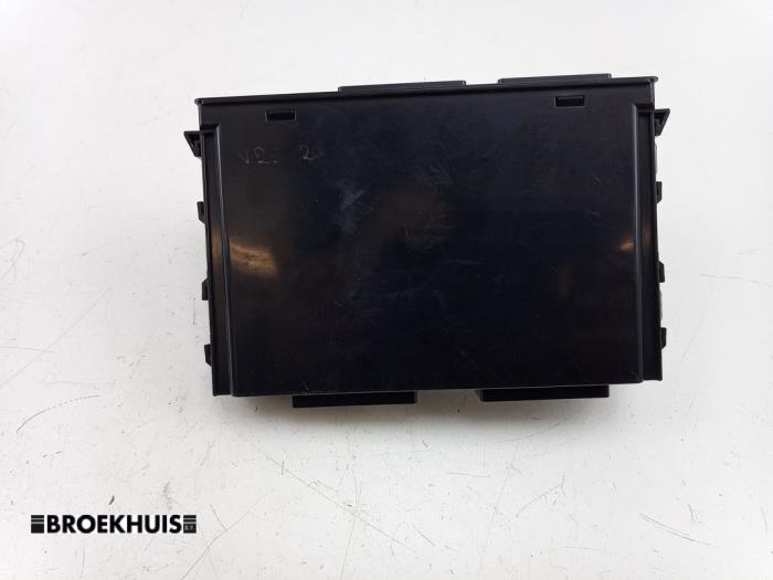 Dator , karosskontroll (BCM) från en Suzuki Vitara (LY/MY) 1.4 S Turbo 16V 2017