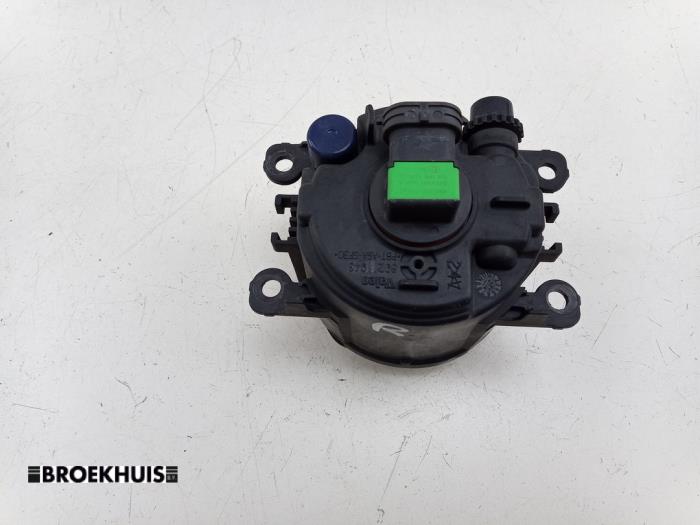 Dimljus, höger fram från en Suzuki Vitara (LY/MY) 1.4 S Turbo 16V 2017