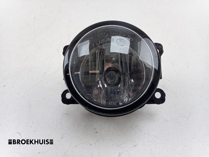 Dimljus, höger fram från en Suzuki Vitara (LY/MY) 1.4 S Turbo 16V 2017