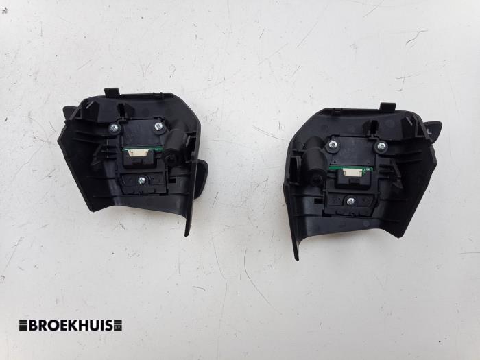 Spakar, vipparm från en Suzuki Vitara (LY/MY) 1.4 S Turbo 16V 2017