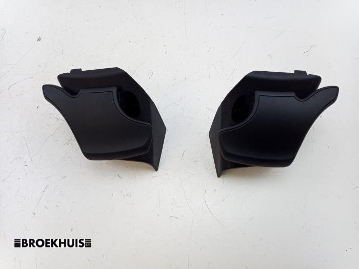 Spakar, vipparm från en Suzuki Vitara (LY/MY) 1.4 S Turbo 16V 2017