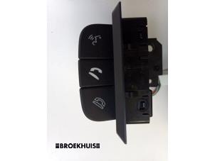 Begagnade Brytare Suzuki Vitara (LY/MY) 1.4 S Turbo 16V Pris € 25,00 Marginaltabell erbjuds av Autobedrijf Broekhuis B.V.