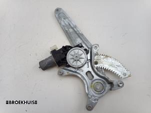 Begagnade Fönstermekanism för bakre dörr, 4-dörrars, höger Suzuki Vitara (LY/MY) 1.4 S Turbo 16V Pris € 50,00 Marginaltabell erbjuds av Autobedrijf Broekhuis B.V.