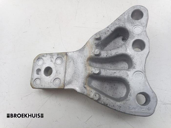 Motorfäste från en Suzuki Vitara (LY/MY) 1.4 S Turbo 16V 2017