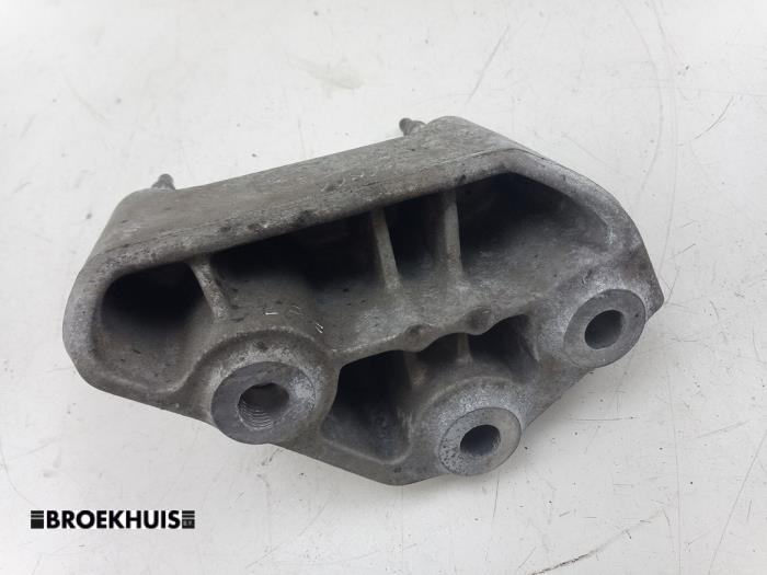 Fäste, växellåda från en Suzuki Vitara (LY/MY) 1.4 S Turbo 16V 2017