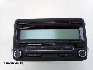 Begagnade CD-spelare med radio Volkswagen Golf Plus (5M1/1KP) 1.4 TSI 122 16V Pris € 35,00 Marginaltabell erbjuds av Autobedrijf Broekhuis B.V.