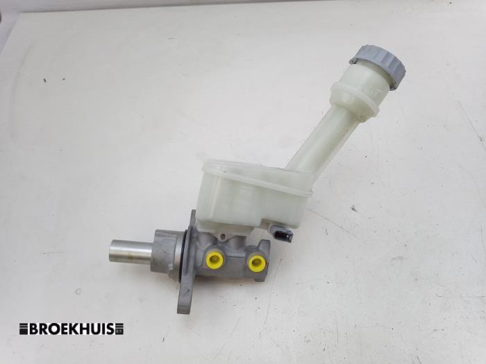 Huvudcylinder från en Suzuki Vitara (LY/MY) 1.4 S Turbo 16V 2017