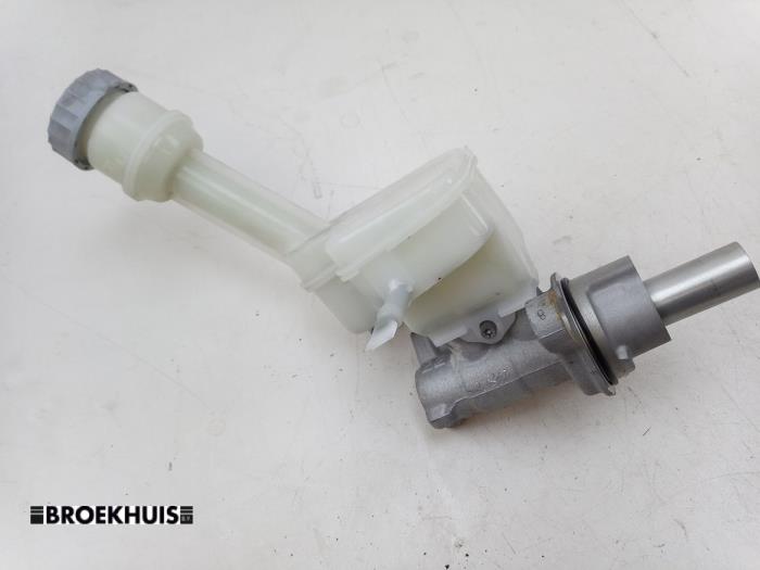 Huvudcylinder från en Suzuki Vitara (LY/MY) 1.4 S Turbo 16V 2017