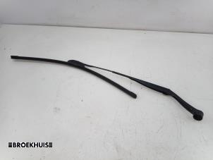 Begagnade Främre torkararm Suzuki Vitara (LY/MY) 1.4 S Turbo 16V Pris € 20,00 Marginaltabell erbjuds av Autobedrijf Broekhuis B.V.