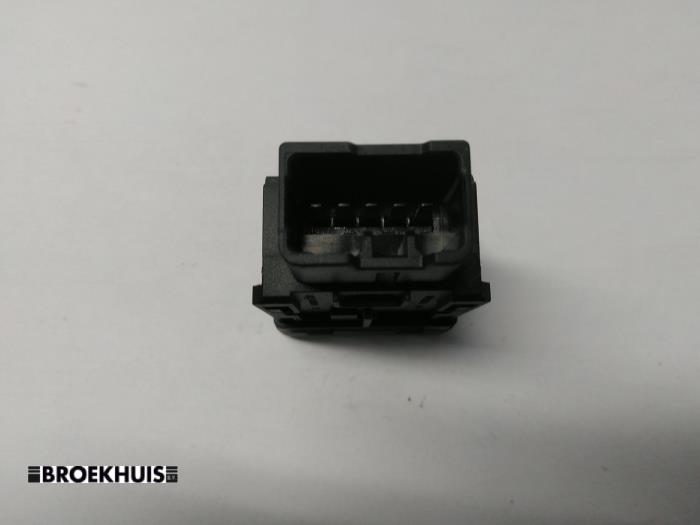 Dimljusbrytare från en Suzuki Swift (ZA/ZC/ZD)  2015