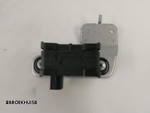 Gebruikte Stuurhoek sensor Volvo V70 (SW) 2.4 20V 140 Prijs € 65,00 Margeregeling aangeboden door Autobedrijf Broekhuis B.V.