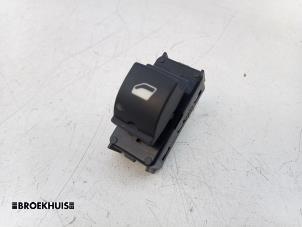 Begagnade Brytare, eldrivna fönster Peugeot Partner (EF/EU) 1.6 BlueHDi 100 Pris € 6,05 Inklusive moms erbjuds av Autobedrijf Broekhuis B.V.