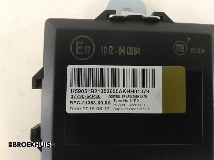 PDC-modul från en Suzuki Vitara (LY/MY) 1.4 S Turbo 16V 2017