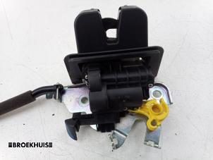 Begagnade Låsmekanism, baklucka Audi SQ5 (FYB/FYG) 3.0 TFSI V6 24V Pris € 25,00 Marginaltabell erbjuds av Autobedrijf Broekhuis B.V.