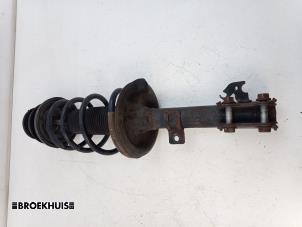Gebruikte Schokdemperpoot links-voor Opel Agila (B) 1.0 12V Prijs € 80,00 Margeregeling aangeboden door Autobedrijf Broekhuis B.V.