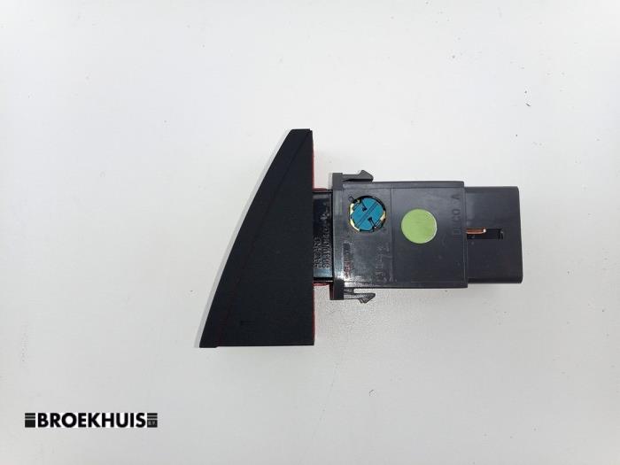 Nödbelysningsbrytare från en Chevrolet Spark (M300) 1.2 16V 2010