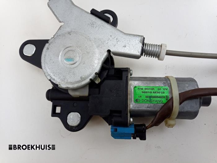 Fönstermekanism för bakre dörr, 4-dörrars, vänster från en Chevrolet Spark (M300) 1.2 16V 2010