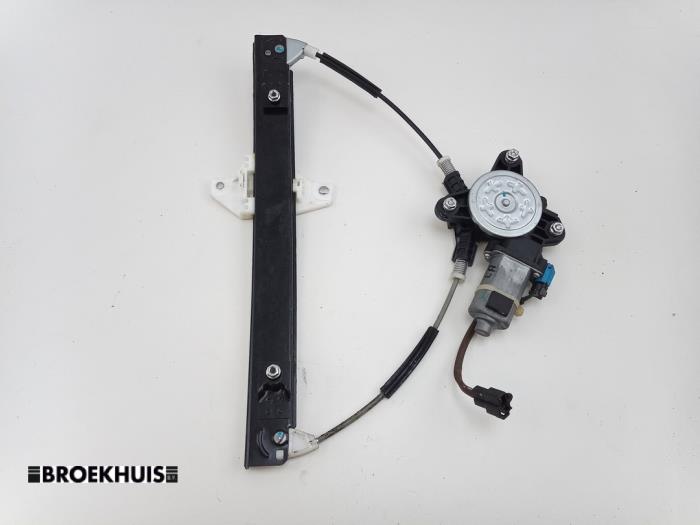 Fönstermekanism för bakre dörr, 4-dörrars, vänster från en Chevrolet Spark (M300) 1.2 16V 2010