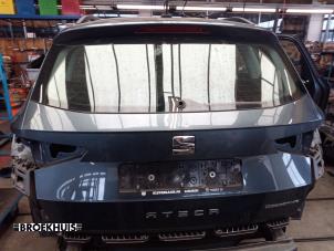 Begagnade Baklucka Seat Ateca (5FPX) 1.0 TSI 12V Pris € 750,00 Marginaltabell erbjuds av Autobedrijf Broekhuis B.V.