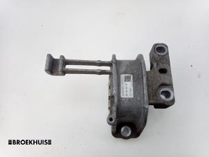 Gebruikte Motorsteun Seat Ateca (5FPX) 1.0 TSI 12V Prijs € 40,00 Margeregeling aangeboden door Autobedrijf Broekhuis B.V.