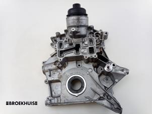 Begagnade Kamremsskydd Mercedes E (C238) E-200 EQ Boost 2.0 Turbo 16V Pris € 125,00 Marginaltabell erbjuds av Autobedrijf Broekhuis B.V.