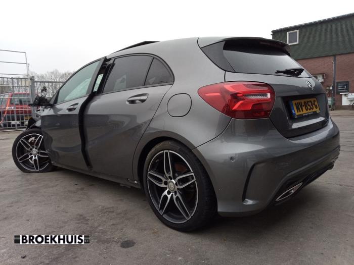 Spoiler, baklucka från en Mercedes-Benz A (W176) 1.5 A-180 CDI, A-180d 16V 2016