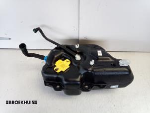 Begagnade AdBlue-tank Ford Transit Custom 2.0 TDCi 16V Eco Blue 105 Pris € 484,00 Inklusive moms erbjuds av Autobedrijf Broekhuis B.V.