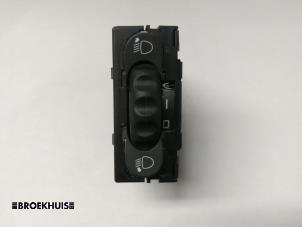 Begagnade Brytare, AIH strålkastare Opel Vivaro 1.9 DI Pris € 6,05 Inklusive moms erbjuds av Autobedrijf Broekhuis B.V.