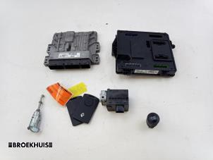 Begagnade Insprutningsdator Renault Megane III Grandtour (KZ) 1.5 dCi 110 Pris € 150,00 Marginaltabell erbjuds av Autobedrijf Broekhuis B.V.