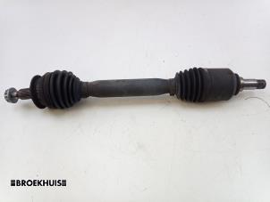 Begagnade Drivaxel, vänster fram Mercedes A (W169) 1.5 A-160 Pris € 75,00 Marginaltabell erbjuds av Autobedrijf Broekhuis B.V.