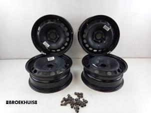 Gebruikte Velgen set Volkswagen Passat Variant (3G5) 2.0 TDI 16V 150 Prijs € 100,00 Margeregeling aangeboden door Autobedrijf Broekhuis B.V.