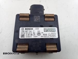 Używane Czujnik aktywnego tempomatu (zdalny) Volkswagen Passat Variant (3G5) 2.0 TDI 16V 150 Cena € 200,00 Procedura marży oferowane przez Autobedrijf Broekhuis B.V.