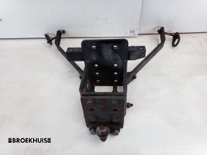 Gebruikte Trekhaak Landrover Defender I 2.2 TD4 16V Prijs € 150,00 Margeregeling aangeboden door Autobedrijf Broekhuis B.V.
