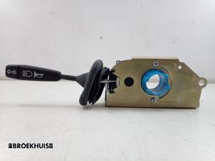 Gebruikte Schakelaar Richtingaanwijzer Landrover Defender I 2.2 TD4 16V Prijs € 140,00 Margeregeling aangeboden door Autobedrijf Broekhuis B.V.