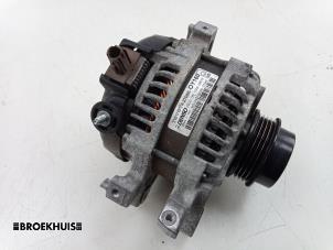 Gebruikte Alternator Toyota Yaris III (P13) 1.33 16V Dual VVT-I Prijs € 60,00 Margeregeling aangeboden door Autobedrijf Broekhuis B.V.